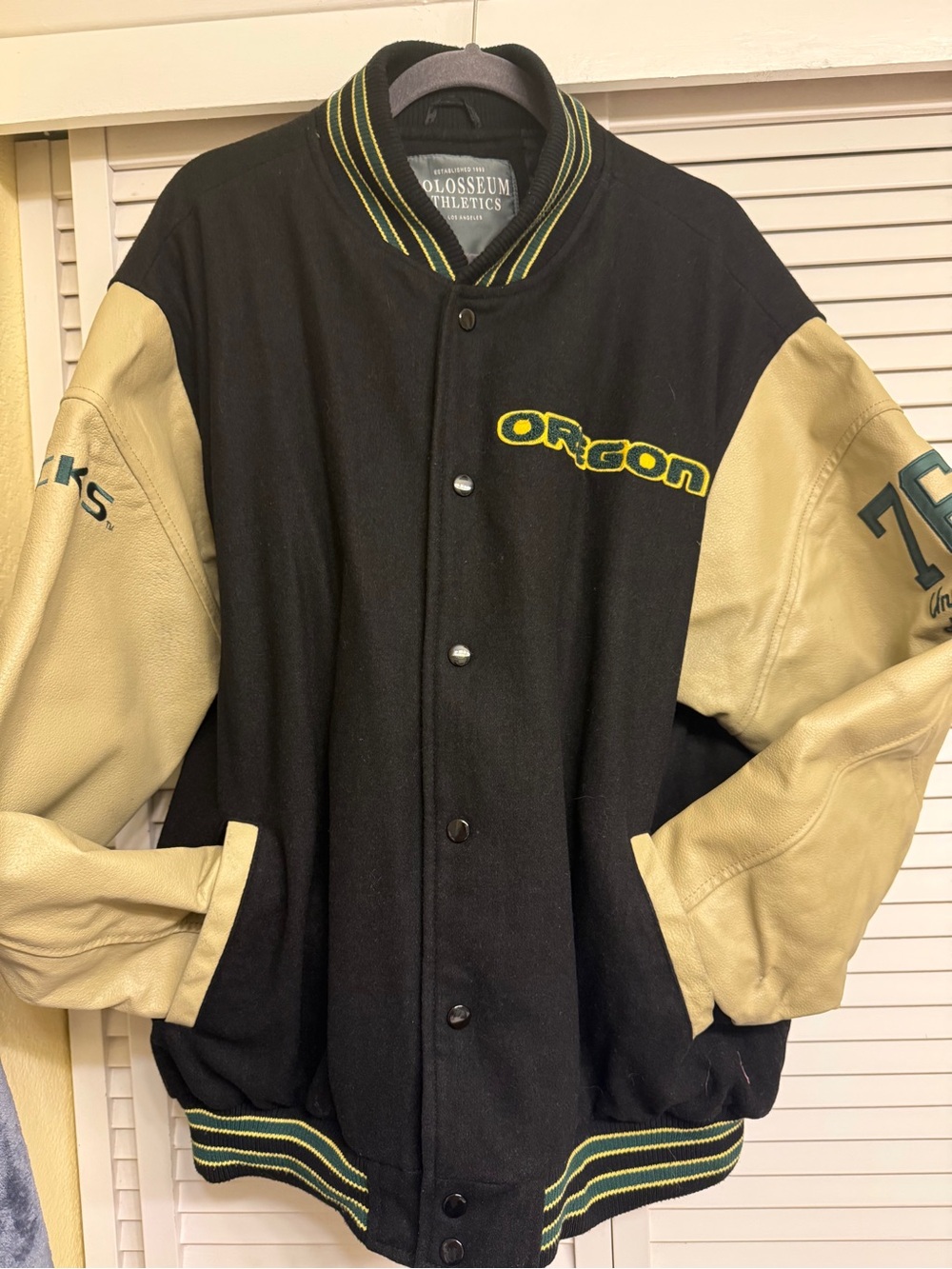 Colosseum Oregon Ducks UofO Two-Tone Bomber Jacket Men’s Sz XL Black & Cream